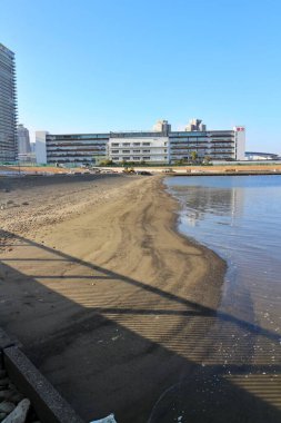 Tokyo, Japonya 'daki Ariake Shinsui Kaihin Parkı' nda yeni bir sahil inşa ediliyor.