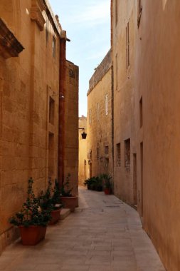 Malta 'nın eski Mdina şehrinde bir sokak.