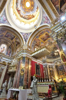 Mdina, Malta 'daki St. Paul Katedrali' nin içinde.