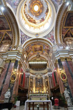 Mdina, Malta 'daki St. Paul Katedrali' nin içinde.