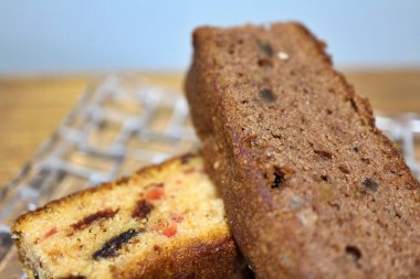 Tokyo, Japonya 'dan satın alınan meyveli kekler (çikolata kestane ve kiraz)