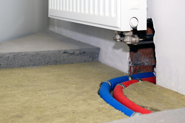 Plastic heating pipes in the floor