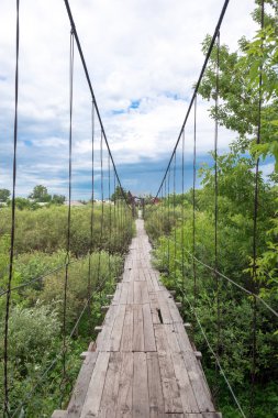 Küçük eski ahşap köprü Köyü