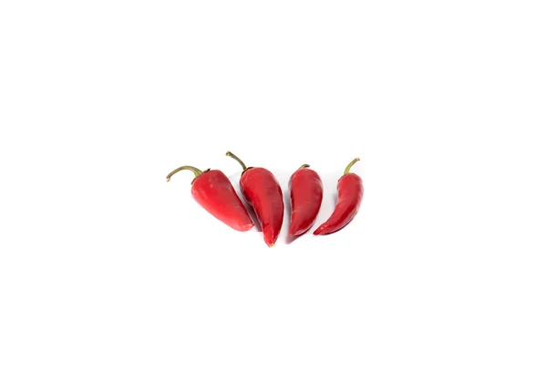 Czerwona papryka na białym tle — Zdjęcie stockowe