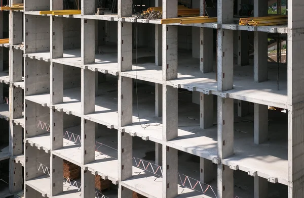 Konstrukcje betonowe na plac budowy — Zdjęcie stockowe