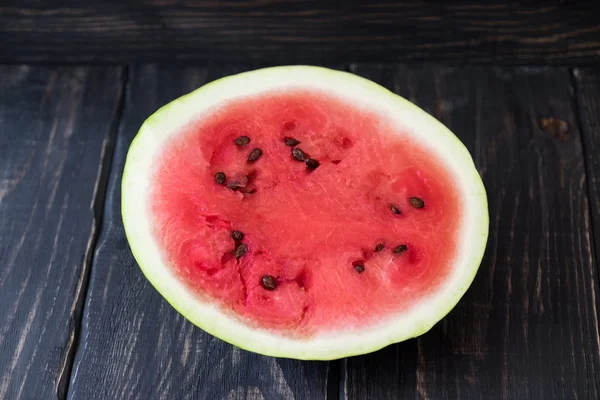 Eski ahşap masa karpuz