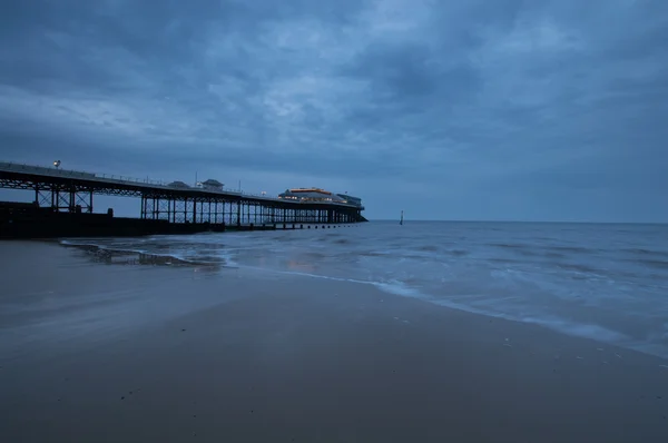 Cromer Pier σε μια συννεφιασμένη μέρα — Φωτογραφία Αρχείου