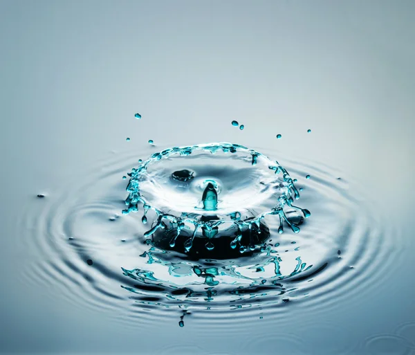 Splash - waterdruppels — Stockfoto