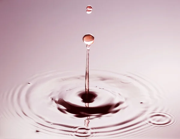 Gotas rosadas pálidas - Gotas de agua — Foto de Stock