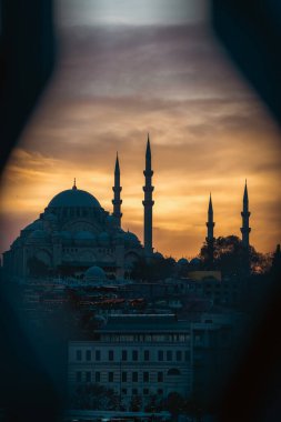 Galata Kulesi, Süleyman Camii ve İstanbul 'daki Galata Köprüsü' nden Yeni Cami