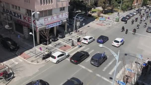 Thessaloniki Griechenland März 2021 Autofahrer Marschieren Auf Einer Zentralen Stadtstraße — Stockvideo