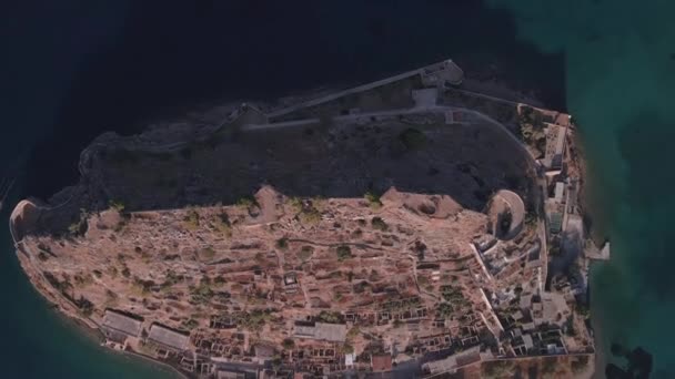 Spinalonga Île Grecque Paysage Drone Tourné Avec Des Maisons Vides — Video