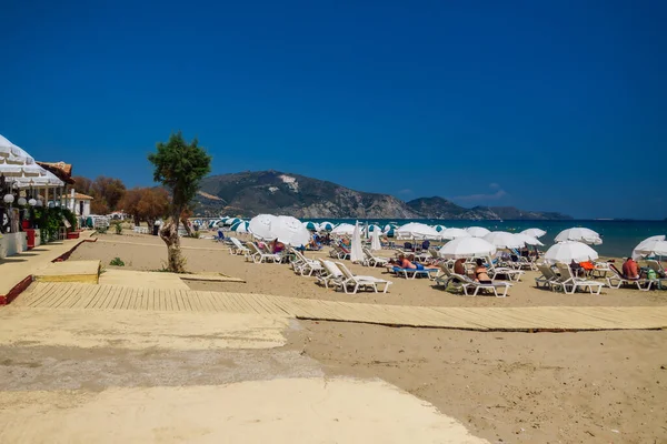 Zakynthos Grèce Terrain Méditerranéen Organisé Plage Sable Avec Baigneurs Jour — Photo