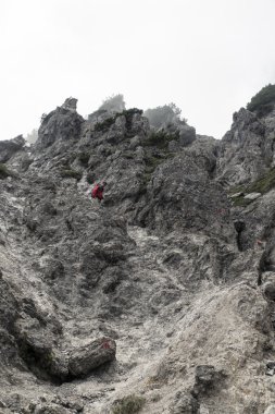 aşağıya inerken Ellmauer durdurmak üzerinden