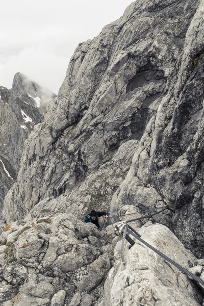 Bergsteiger bei ellmauer halt — Stockfoto