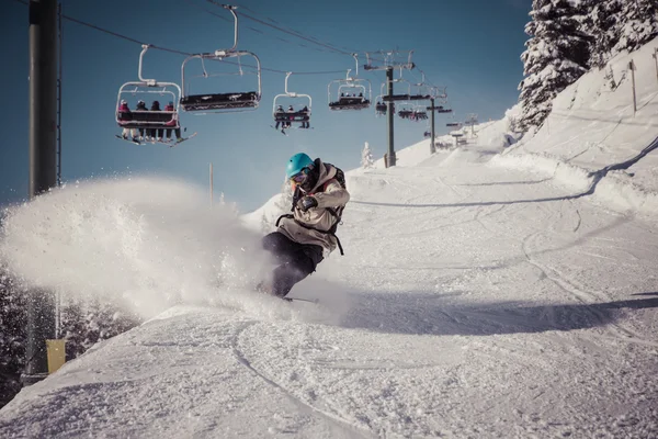 Snowboard spreyler kar — Stok fotoğraf