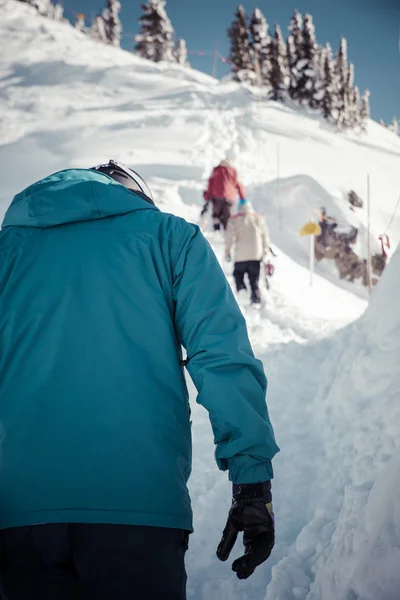 滑雪旅游在踢马 — 图库照片