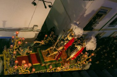 Cordoba, İspanya - 26 Nisan 2018: Cordoba Semana Santa 'da Paskalya Pazartesi İşlemleri