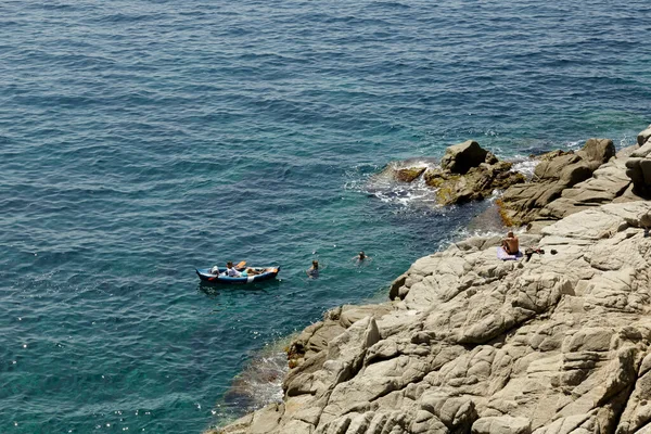 Kayalıklardan ve denizden panoramik manzara, Costa Brava