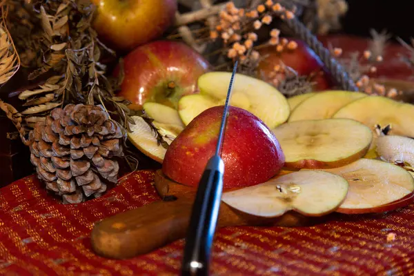 Composition Red Apples Knife Cut — Stock Photo, Image