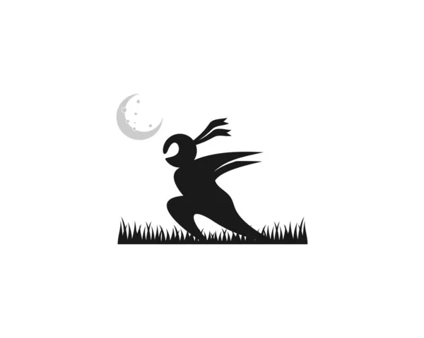Running Ninja Grass Silhouette — Stock Vector