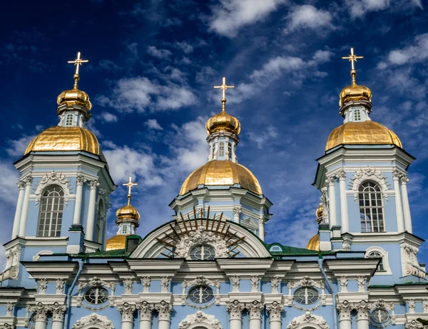 세인트 피터 스 버그에서 세인트 니콜라스 대성당의 황금 돔 — 스톡 사진