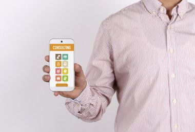 adam gösteren smartphone