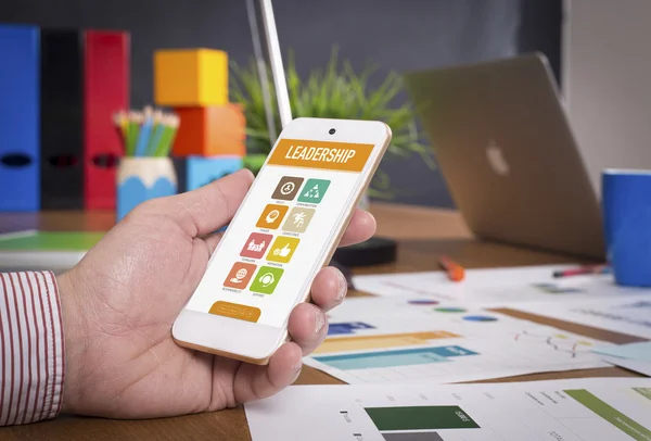 Man showing smartphone — Stock Photo, Image