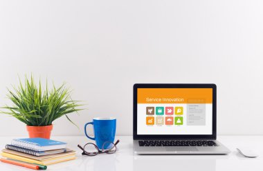 laptop Servisi yenilik metin üstünde perde ile