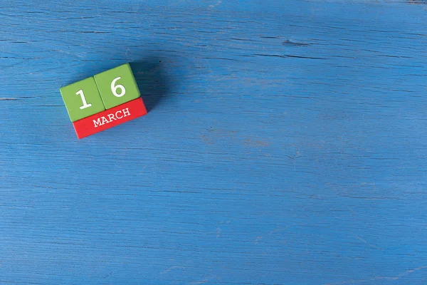 Calendrier cube sur surface en bois — Photo