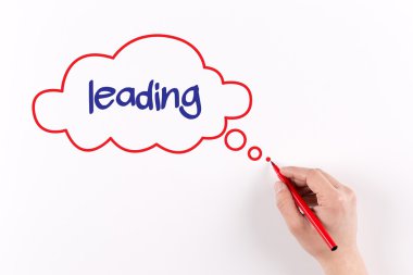 El işareti ile beyaz kağıda yazı