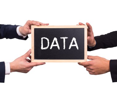 Mini yazı tahtası tutan iki iş adamları