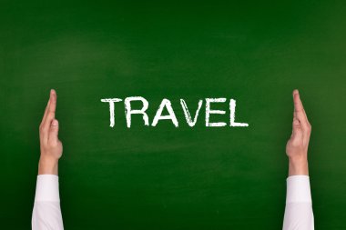 Yazı tahtası üzerinde gösterilen eller