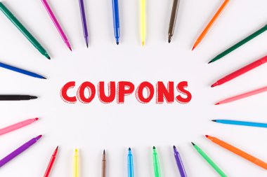 Daire oluşturan renkli işaretleyicileri