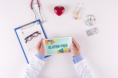 doktor dijital tablet tutuyor