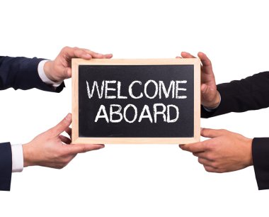 Mini yazı tahtası tutan iki iş adamları