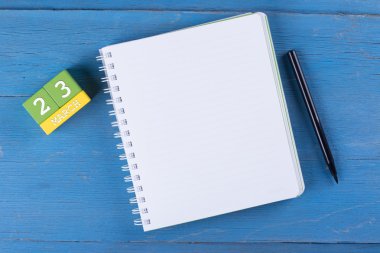 Küp takvim ve dizüstü