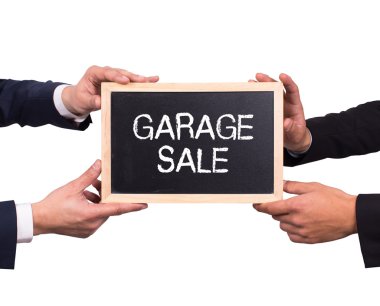 İki adam mini yazı tahtası holding