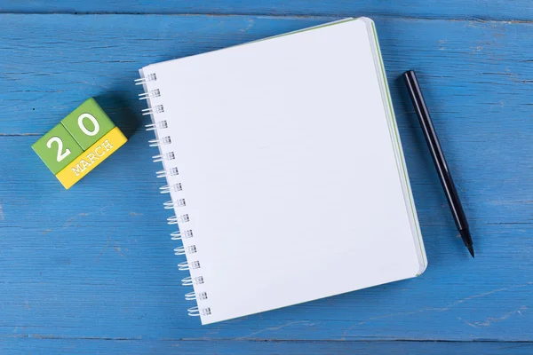 Küp takvim ve dizüstü