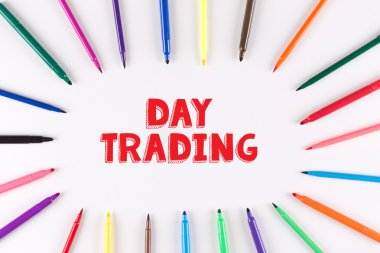 Daire oluşturan renkli işaretleyicileri