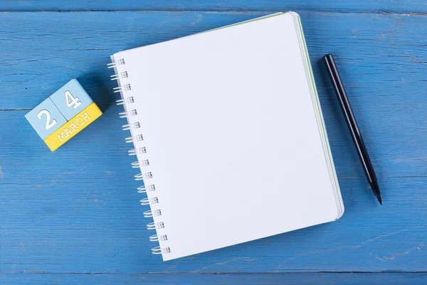 Küp takvim ve dizüstü