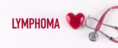 Steteskop ve kalp şekli