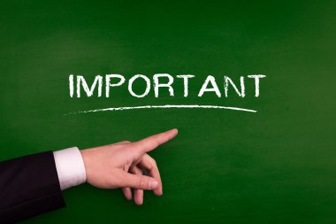 Üzerinde önemli işaret eden işadamı