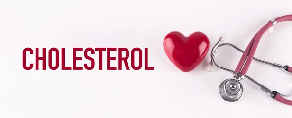 Estetoscópio e forma do coração — Fotografia de Stock