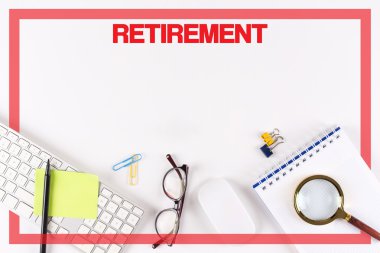 Masa üzerinde çeşitli ofis, banka donatımı