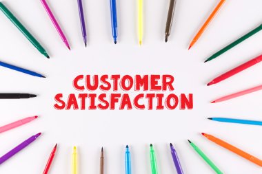 Daire oluşturan renkli işaretleyicileri