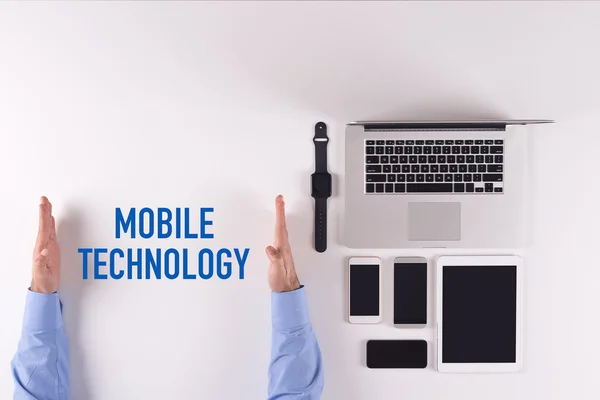 Mobilità e moderno concetto di telecomunicazione — Foto Stock