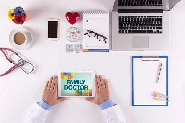 Doctor using digital tablet — Stock Photo, Image