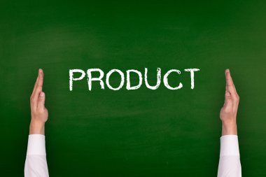 Yazı tahtası üzerinde gösterilen eller