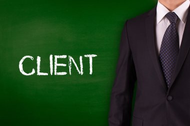 Blackboard karşı ayakta işadamı